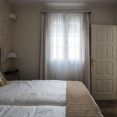 Santa Maria Apartments Севілья Номер фото