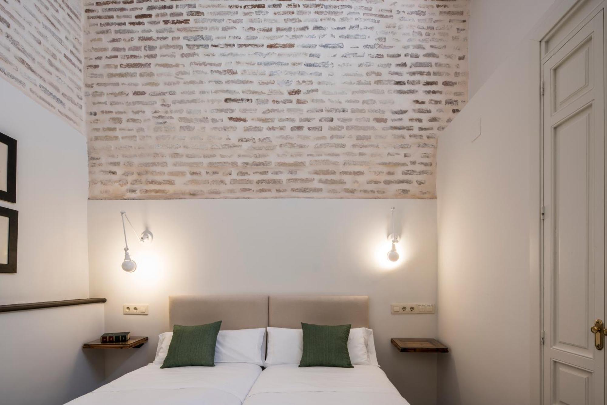 Santa Maria Apartments Севілья Номер фото