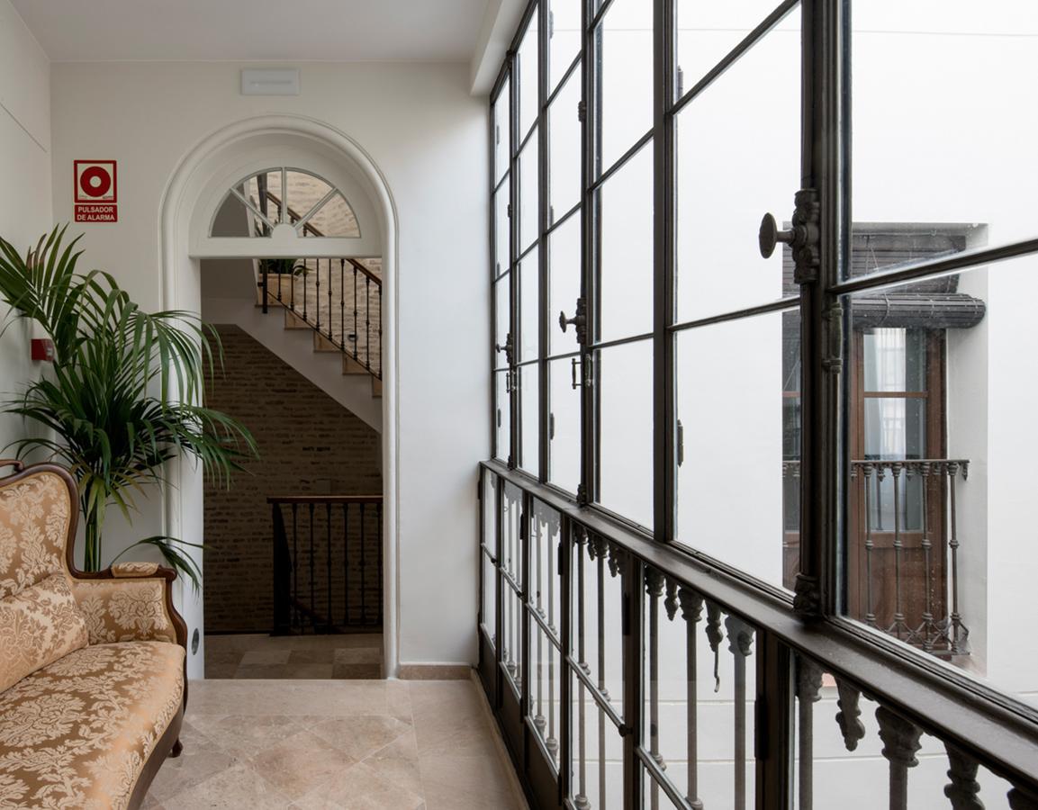 Santa Maria Apartments Севілья Екстер'єр фото